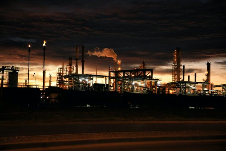Oil and natural gas: Oil falls below $70.00