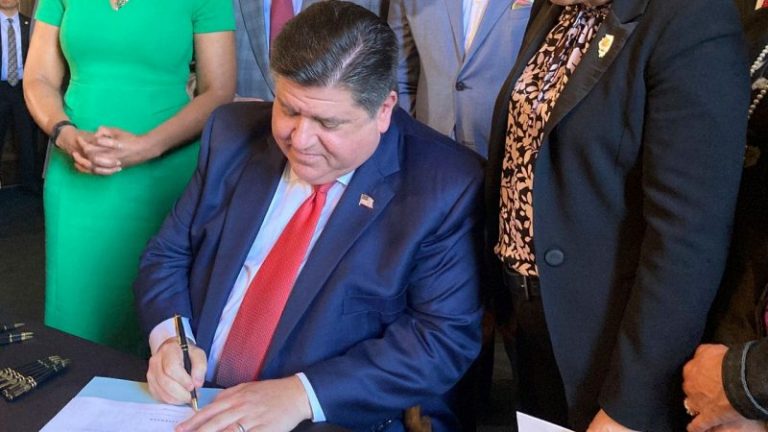 Illinois grants full benefits to Chicago first responders disabled by COVID