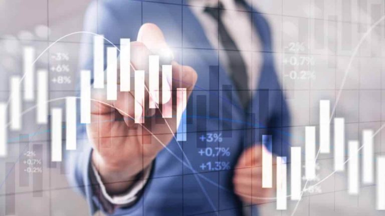 Asia Stocks Waver on China Deflation Worries, Mixed Earnings