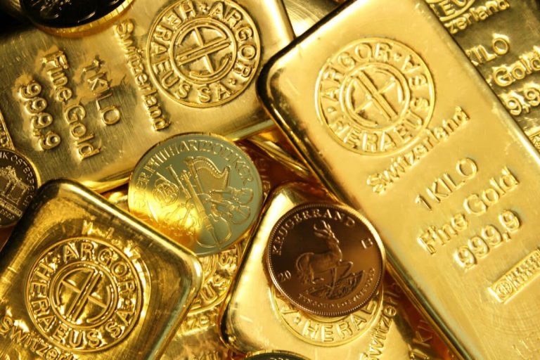 Gold and silver: the price of gold yesterday above $1960