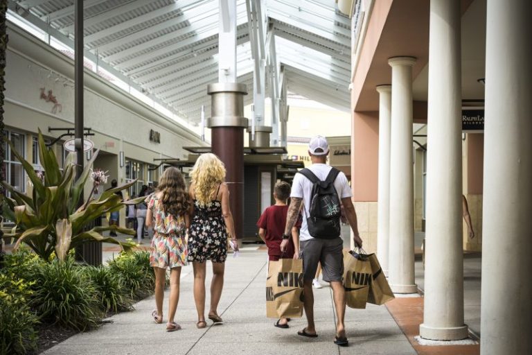 Credit card balances jump and are above $1 trillion for the first time