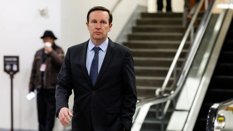 Dem Sen. Chris Murphy rebukes left for mocking ‘Rich Men North of Richmond’ singer Oliver Anthony