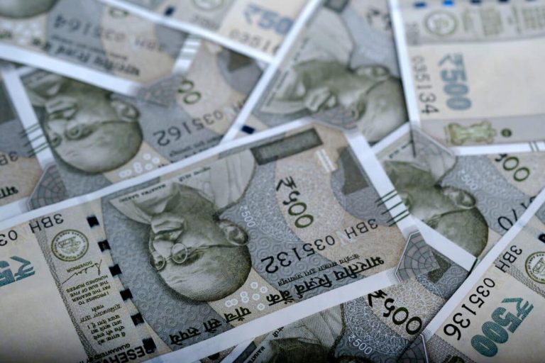 Rupee Finds Support After Opening Dip