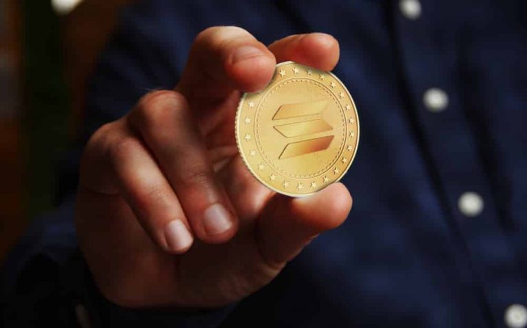 Solana and Cardano: Solana retreats to the 19.70 level