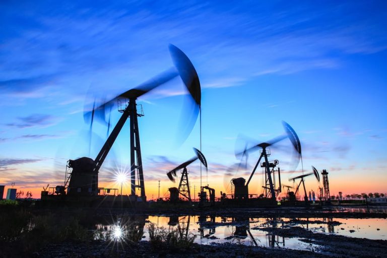Oil and natural gas: Oil pressures the $72.00 price
