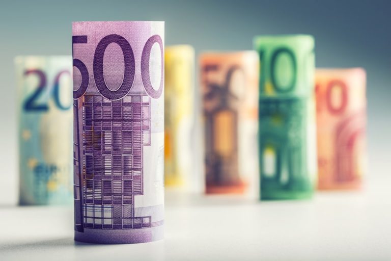 EURUSD is above 1.0760 and GBPUSD is hovering around 1.2550