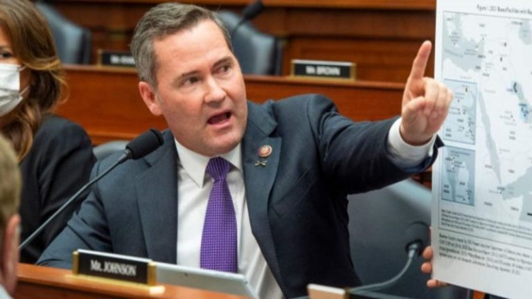 GOP lawmaker and ex-Green Beret demands briefing on deaths of Navy SEALs