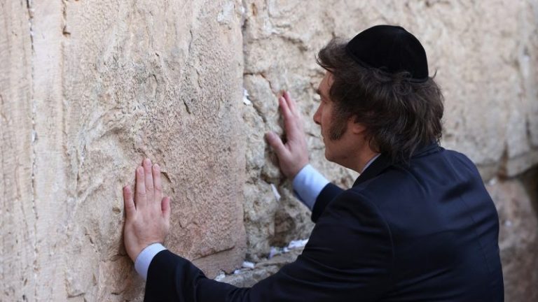 Argentina’s maverick Javier Milei pledges to move embassy to Jerusalem, Bibi praises ‘dear friend’