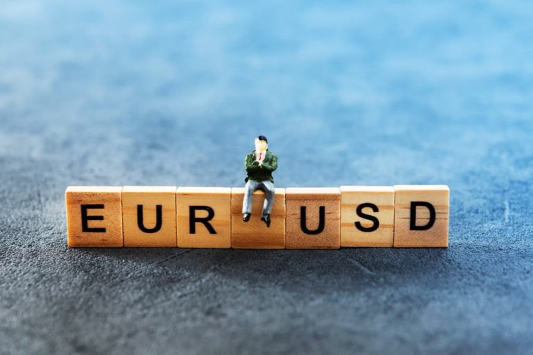 EURUSD and GBPUSD: EURUSD pulled back to testing 1.08000