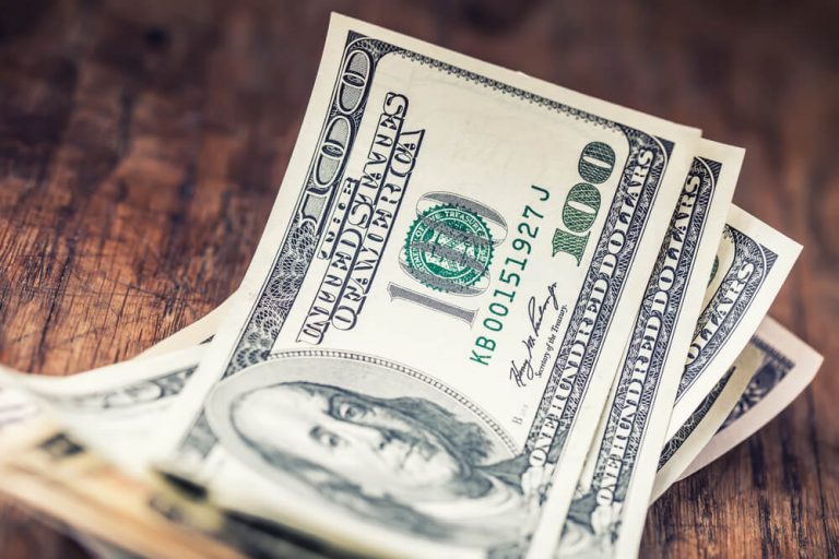 Dollar Steady at 103.832; PCE Index to Rise 0.4%