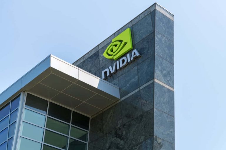 Nvidia Hits $2.2T Cap: AI Chip Leader