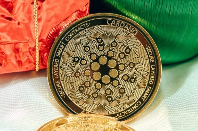 Solana and Cardano: Cardano rises to resistance at 0.445