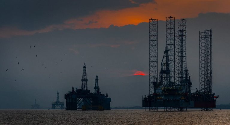 Oil and Natural Gas: Oil is moving above the $84.00 level