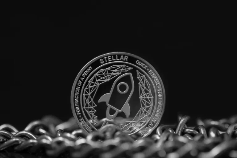 Stellar and Bitcoin Cash: Stellar is consolidating