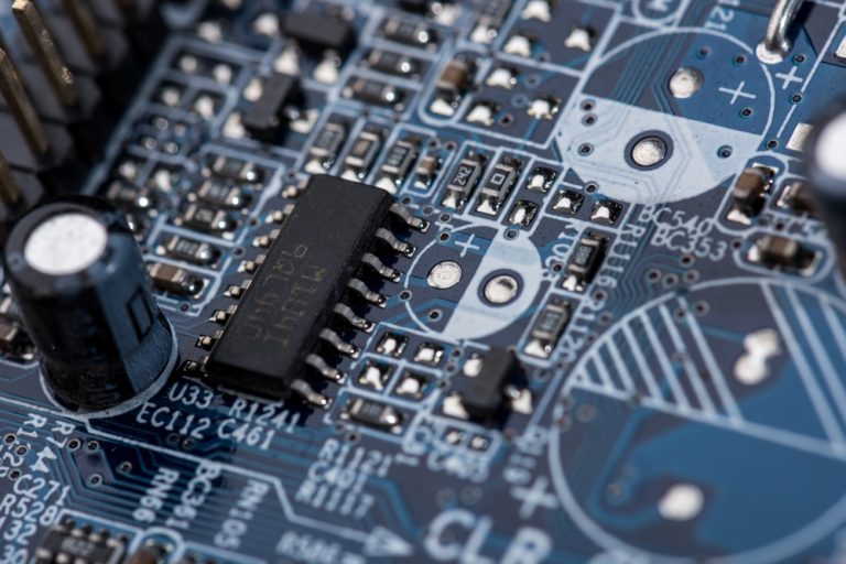 Super Micro Computer stock plummets 20% as CEO attributes underperformance to Nvidia delays