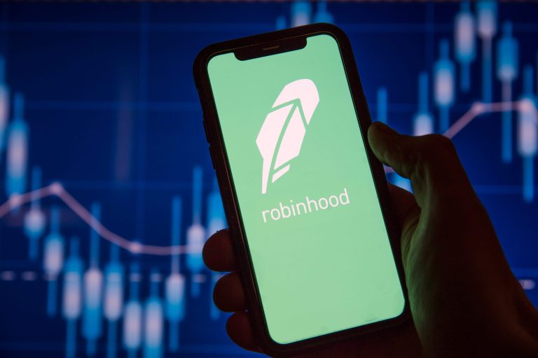 Piper Sandler raises Robinhood’s rating to ‘Overweight’ and price target to $23: Should you buy?