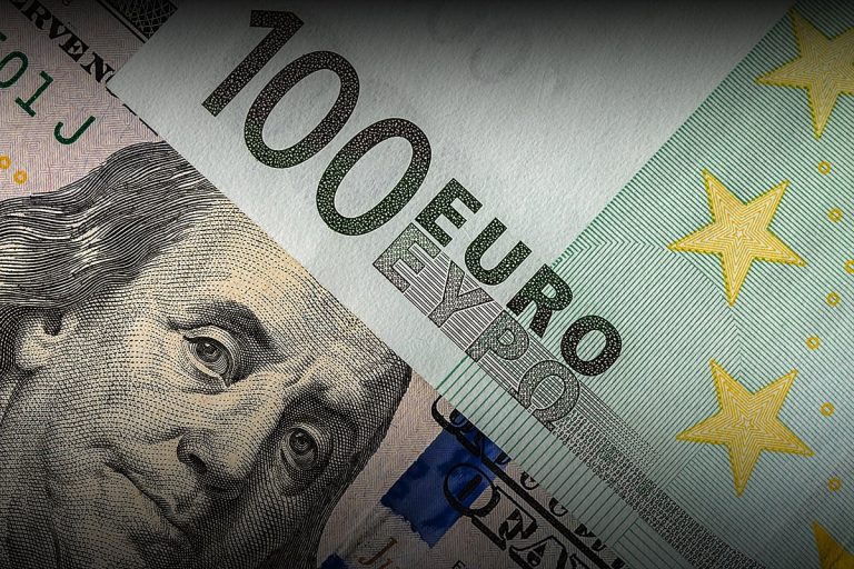 EURUSD and GBPUSD: GBPUSD is approaching the 1.32000