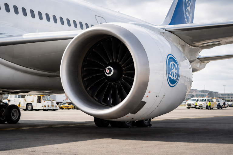 GE Aerospace stock is falling: buy the dip or sell the rip?